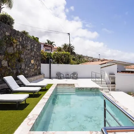 Sunny Island Villa