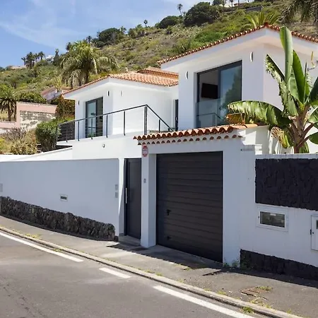 Sunny Island Villa