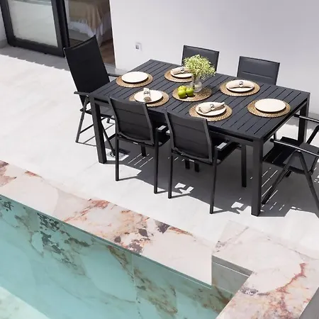 Sunnyland Willa Sauzal