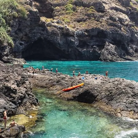 Willa Sunnyland Sauzal